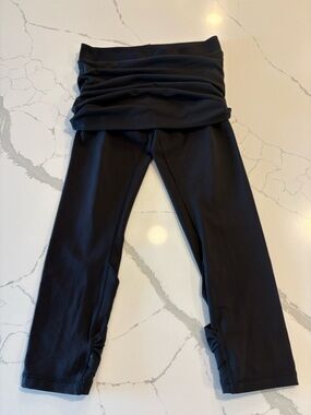 Lululemon Yin to You Skirted Crop Leggings ~ 8 ~ Black ~ 24 Inch Inseam